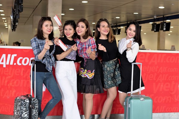 “Kết nối yêu thương – Yêu là phải tới” 17 chuyến bay khứ hồi đặc biệt & hàng triệu vé máy bay giá chỉ từ 0 đồng - Anh 1