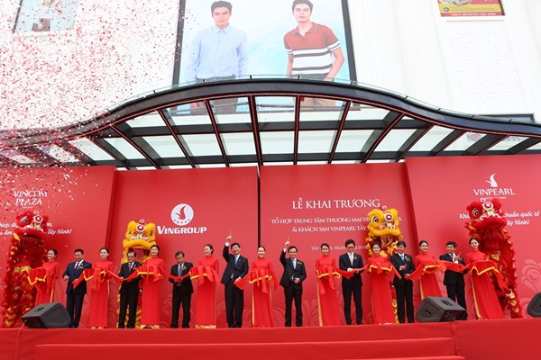 Vincom đưa vào hoạt động 5 trung tâm thương mại chào đón Giáng sinh 2018 - Anh 1