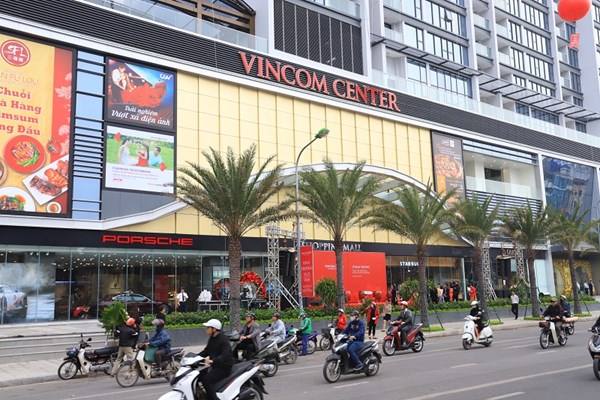 Vincom đưa vào hoạt động 5 trung tâm thương mại chào đón Giáng sinh 2018 - Anh 2