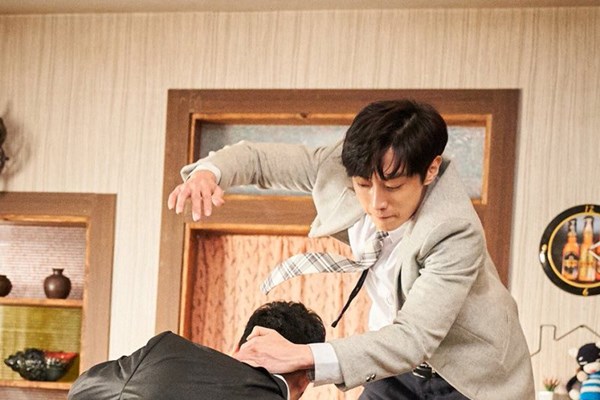 Cựu thành viên B1A4 Jin Young hóa “ông trùm” trong phim mới - Anh 3