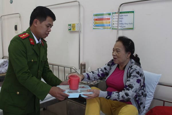 Công an huyện Gia Lâm với nhiều hoạt động xã hội ý nghĩa - Anh 1