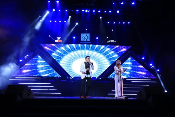Bad Boys Blue khiến cả ngàn fan Việt thổn thức trong Liveshow Welcoming 2019 - Anh 1