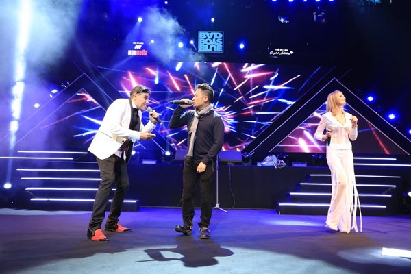 Bad Boys Blue khiến cả ngàn fan Việt thổn thức trong Liveshow Welcoming 2019 - Anh 7