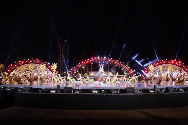 Lễ hội Pháo hoa quốc tế Đà Nẵng đứng đầu top 5 sự kiện Văn hóa tiêu biểu nhất năm 2018 - Anh 1