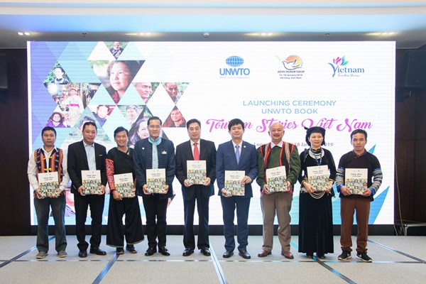 Ra mắt sách “Câu chuyện Du lịch Việt Nam” - Anh 3