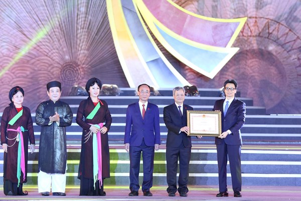 Rạng rỡ Dân ca Quan họ Bắc Ninh - Anh 1