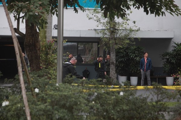 Chó nghiệp vụ Mỹ “rà” mọi ngóc ngách quanh khách sạn Marriott - Anh 4