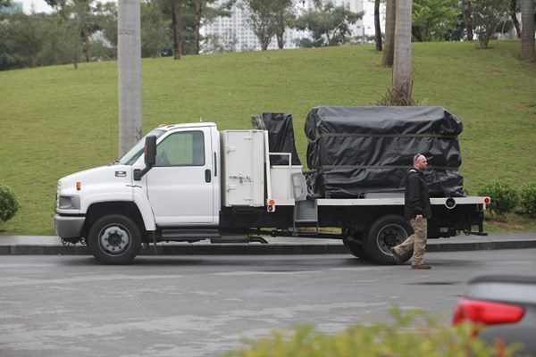 Chó nghiệp vụ Mỹ “rà” mọi ngóc ngách quanh khách sạn Marriott - Anh 7