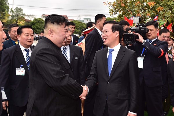 Lễ tiễn Chủ tịch Triều Tiên Kim Jong Un tại ga Đồng Đăng - Anh 1