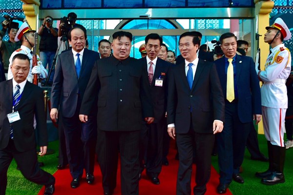 Lễ tiễn Chủ tịch Triều Tiên Kim Jong Un tại ga Đồng Đăng - Anh 2