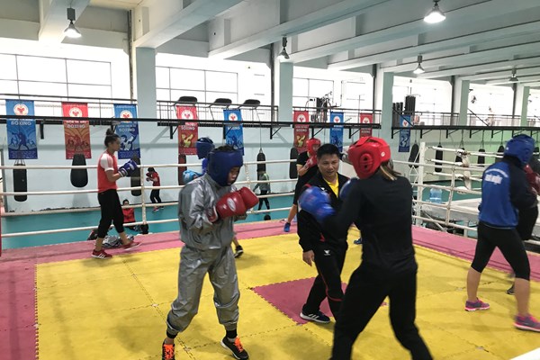 Những giọt mồ hôi trên má - Anh 1