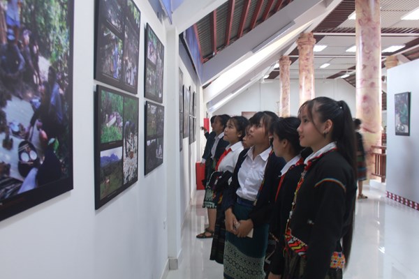 “Thần linh, tổ tiên và thầy cúng người Bru - Vân Kiều” - Anh 1