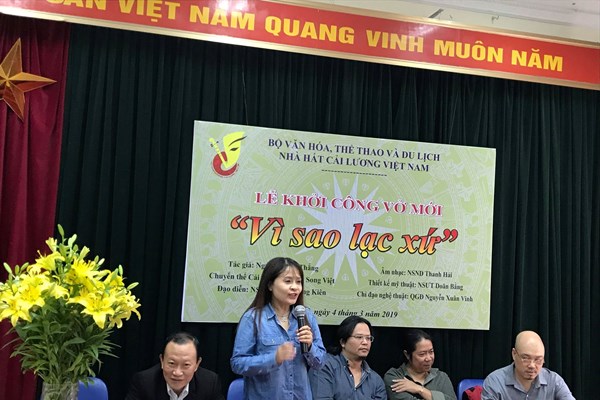 Nỗi niềm này biết tỏ cùng ai? - Anh 1