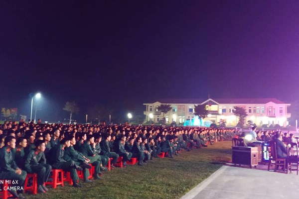5.000 khán giả xem nghệ sĩ 