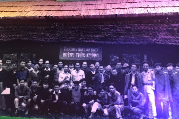 Triển lãm chuyên đề 70 năm Trường dạy làm báo Huỳnh Thúc Kháng - Anh 1
