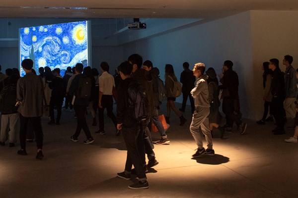 Vừa khai mạc, triển lãm Van Gogh đón hơn 10.000 lượt khách tham quan - Anh 3