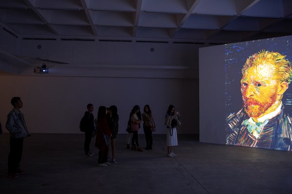 Vừa khai mạc, triển lãm Van Gogh đón hơn 10.000 lượt khách tham quan - Anh 6