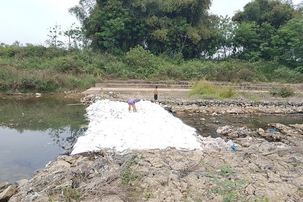 Đắp đập ở Quảng Nam đưa nước về Đà Nẵng đẩy mặn - Anh 1