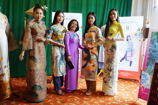 Sẽ có một không gian áo dài Huế - Anh 1