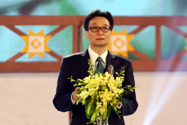 Chiêm ngưỡng Lễ hội Hoa Ban giữa trời Tây Bắc - Anh 1