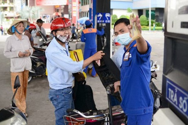 Giá xăng giữ nguyên trong kỳ điều chỉnh hôm nay - Anh 1