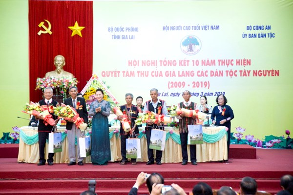 Hội nghị “Diên Hồng” Già làng Tây Nguyên - Anh 1