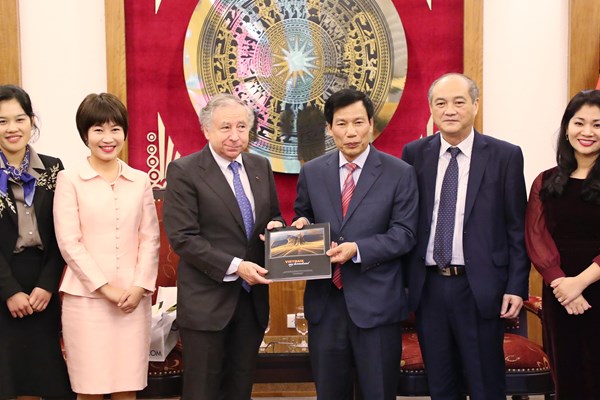 Đăng cai Giải đua ô tô công thức 1: Giải đấu sẽ thành công - Anh 1