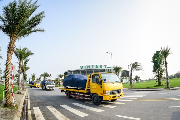 VinFast  đưa 155 ô tô LUX ra nước ngoài kiểm thử - Anh 6