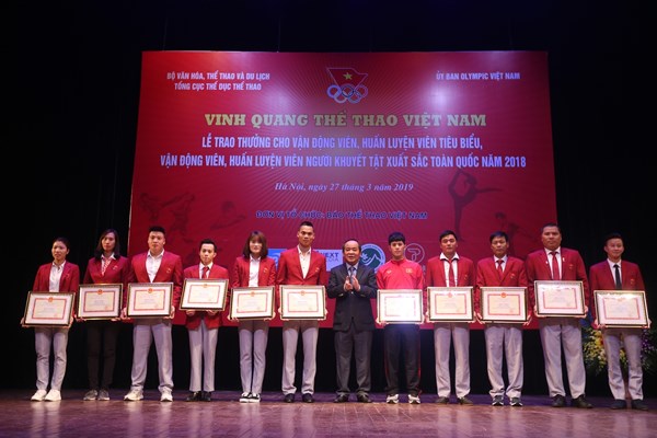 Vinh danh các HLV, VĐV tiêu biểu của Thể thao VN - Anh 3