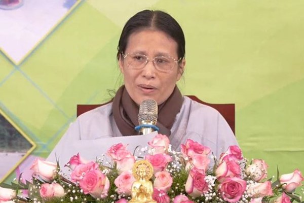 Vụ Chùa Ba Vàng: Bà Phạm Thị Yến xin lỗi gia đình nữ sinh giao gà ở Điện Biên - Anh 1