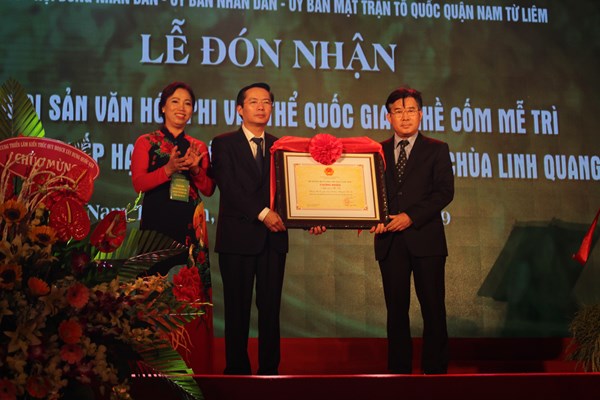 Đón nhận Bằng Di sản văn hóa phi vật thể quốc gia nghề cốm Mễ Trì - Anh 1
