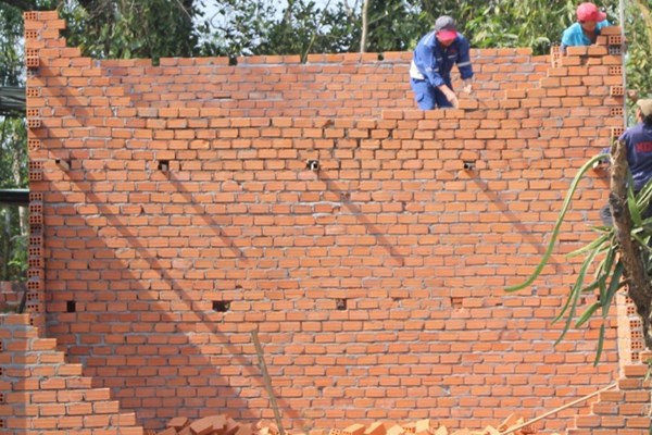 Ồ ạt xây dựng công trình trái phép “chờ” đền bù - Anh 1