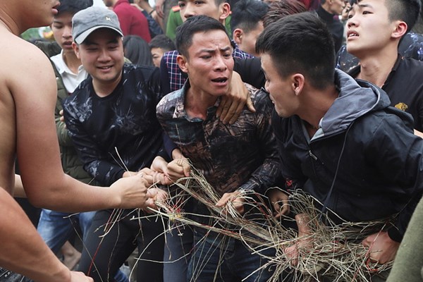 Lễ hội Đúc Bụt: Sẽ chuyển từ “cướp chiếu” sang “tản chiếu phát lộc” - Anh 2