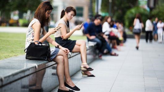 Singapore sắp ra luật buộc các trang web phải đính chính tin sai lệch - Anh 1