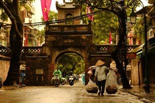 Thời tiết ngày 3.4: Bắc Bộ tăng nhiệt, Nam Bộ có mưa 'giải nhiệt' vào chiều tối - Anh 1