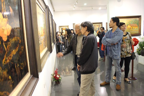 Triển lãm tranh sơn mài “Tháng 4 về” - Anh 3