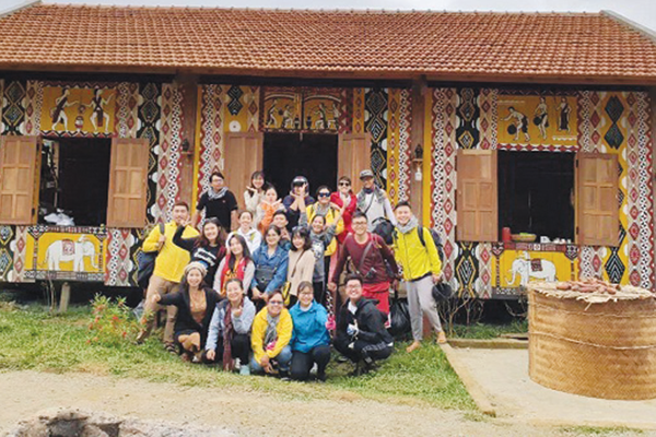 Homestay ở Kon Tum: Hút khách nhưng thiếu sự đầu tư - Anh 1