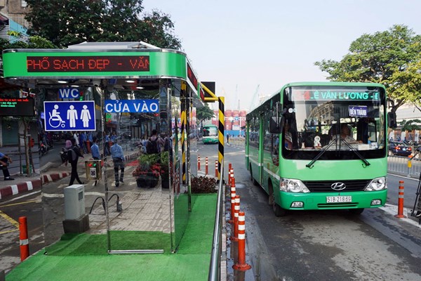 Phát triển vận tải hành khách công cộng ở TP.HCM: Phải lấy lại niềm tin của hành khách - Anh 1
