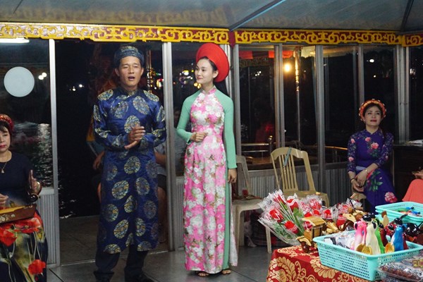Quản lý biểu diễn ca Huế trên sông Hương: “Mần răng được chừ...” - Anh 2