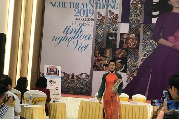 Festival nghề truyền thống Huế lần thứ 8: Mang tinh hoa nghề Việt ra thế giới - Anh 6