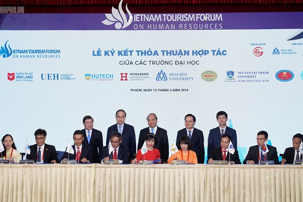 Thủ tướng nêu ba chữ “C” đưa du lịch phát triển thành ngành kinh mũi nhọn - Anh 1