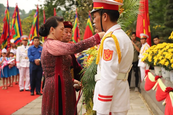 Lễ dâng hương tưởng nhớ các Vua Hùng - Anh 8