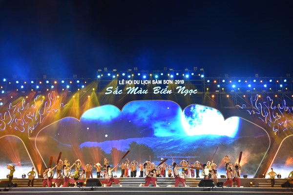 Rực rỡ sắc màu Lễ hội du lịch biển Sầm Sơn năm 2019 - Anh 3