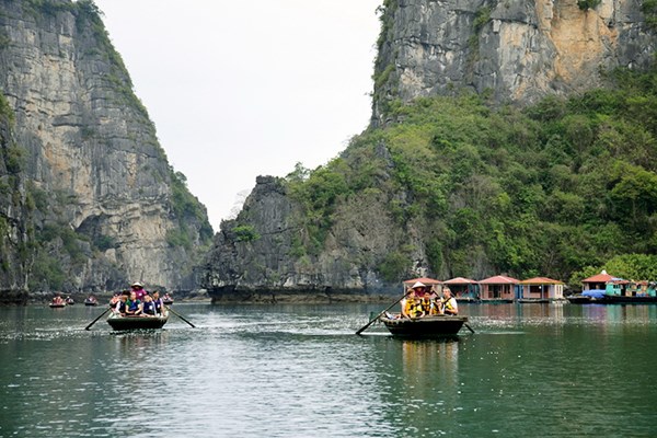 Phát triển du lịch ồ ạt có thể làm tổn thương di sản - Anh 1