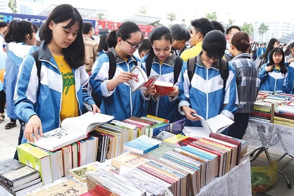Ít đọc sách do...​​​​​​​ thiếu sách - Anh 1