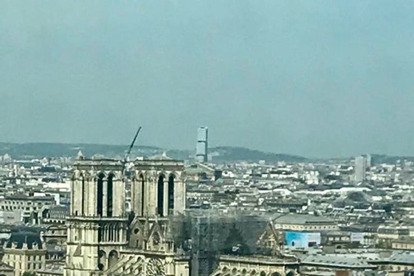 Với Nhà thờ Đức Bà Paris... - Anh 2