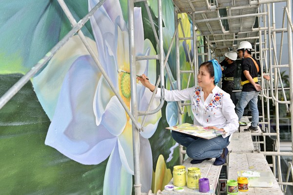 Tranh hoa sen giành Huy chương Vàng thiết kế quốc tế - Anh 1