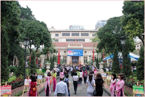 Ngày hội đọc sách nhìn từ thực tiễn cuộc sống - Anh 2