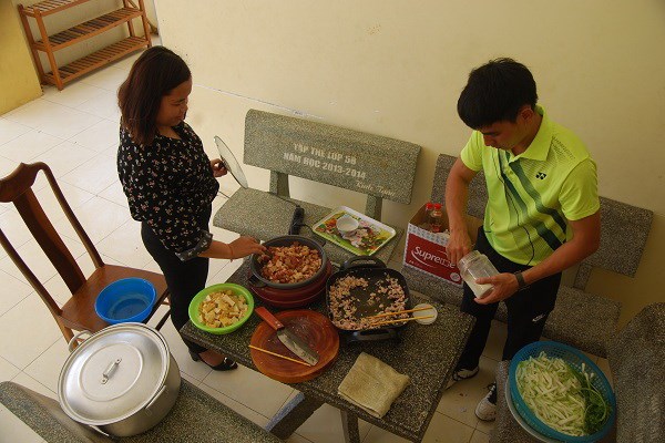 Nơi đây, thầy cô như mẹ hiền - Anh 2