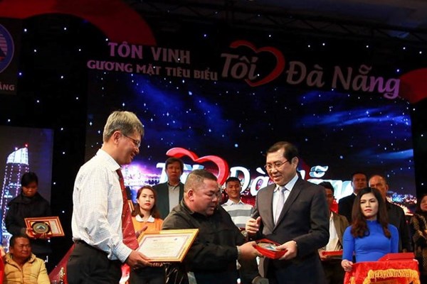 “Hiệp sĩ” ngồi xe lăn bắt cướp - Anh 1